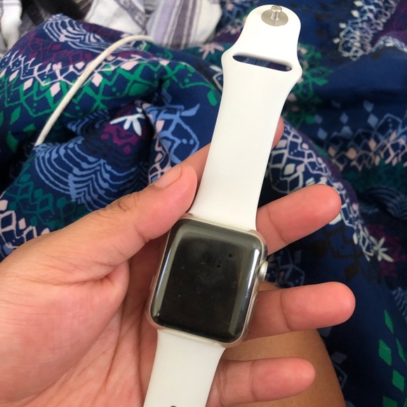 Apple Watch Series 4!! - Picture 4 of 7